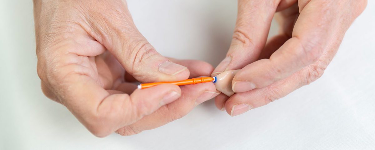 تمیز کردن سمعک